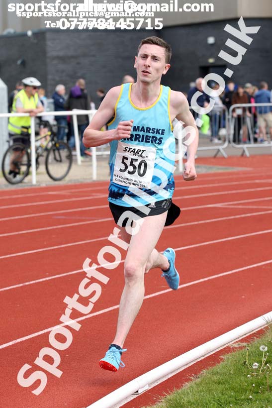Senior mens 5000 metres, 2019 North Eastern Track and Field Champs., Middlesbrough. Photo:  David T. Hewitson/Sports for All Pics